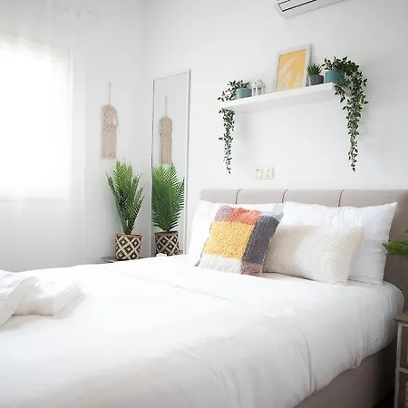Holiday home Amazing & Cozy Town House With Pool