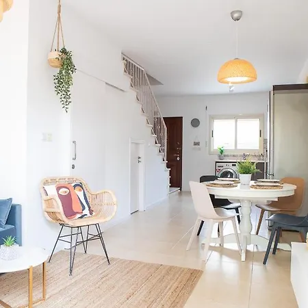 Hébergement de vacances Amazing & Cozy Town House With Pool *