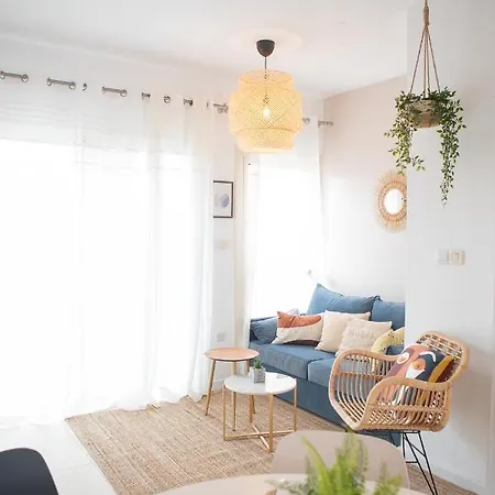 Amazing & Cozy Town House With Pool Hébergement de vacances Limassol